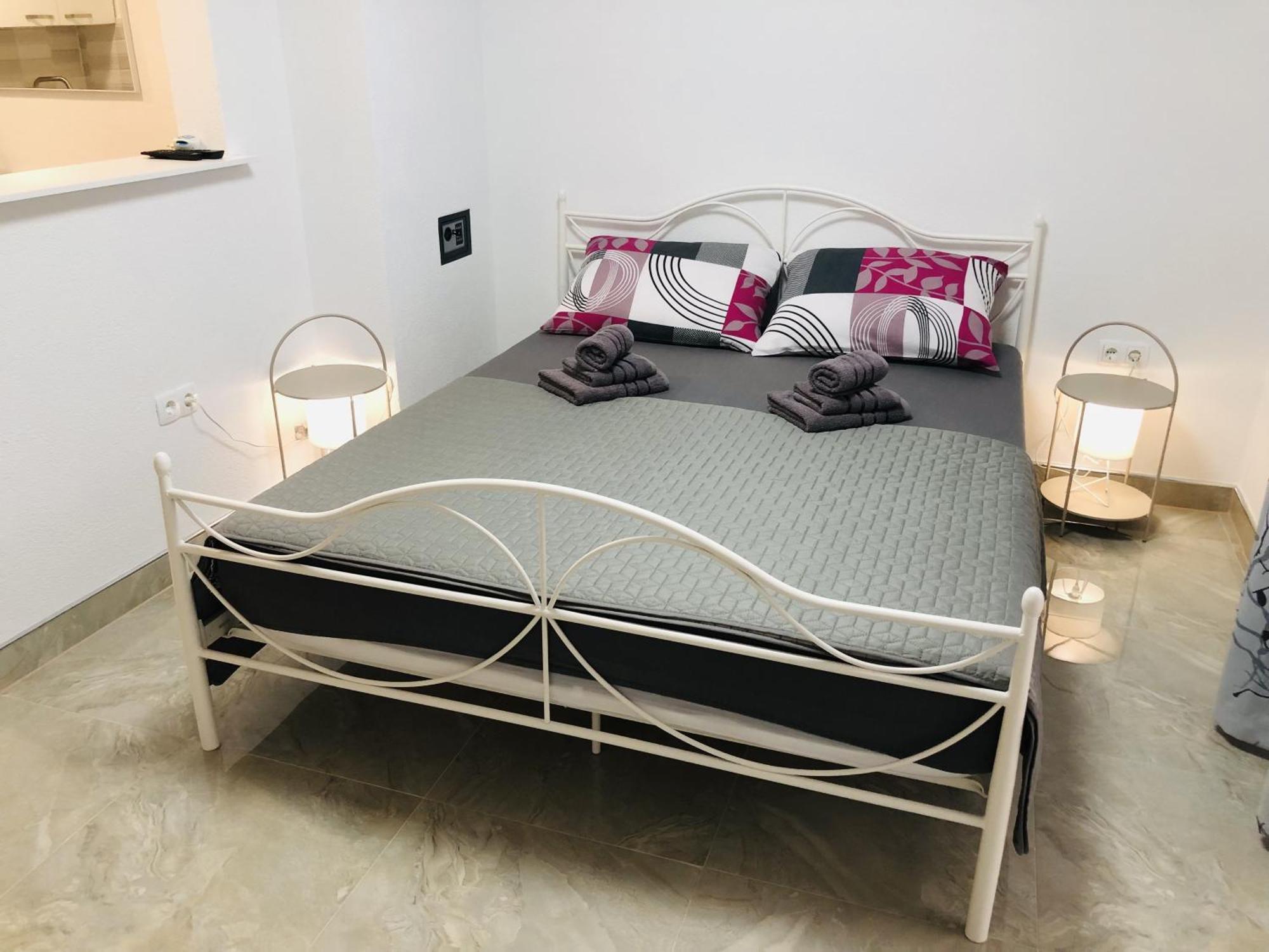 Apartmani Ema Trogir Exteriör bild