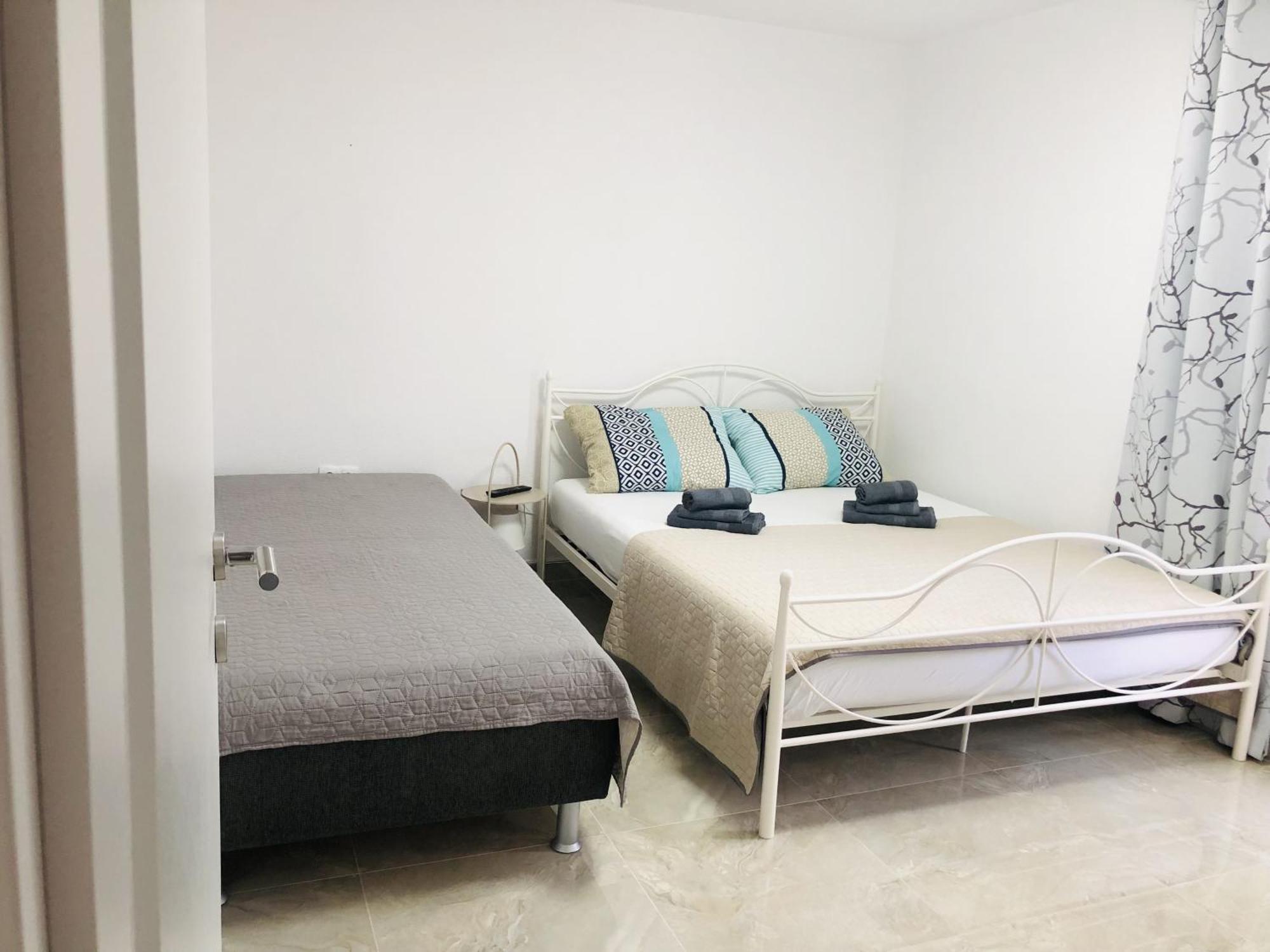 Apartmani Ema Trogir Exteriör bild