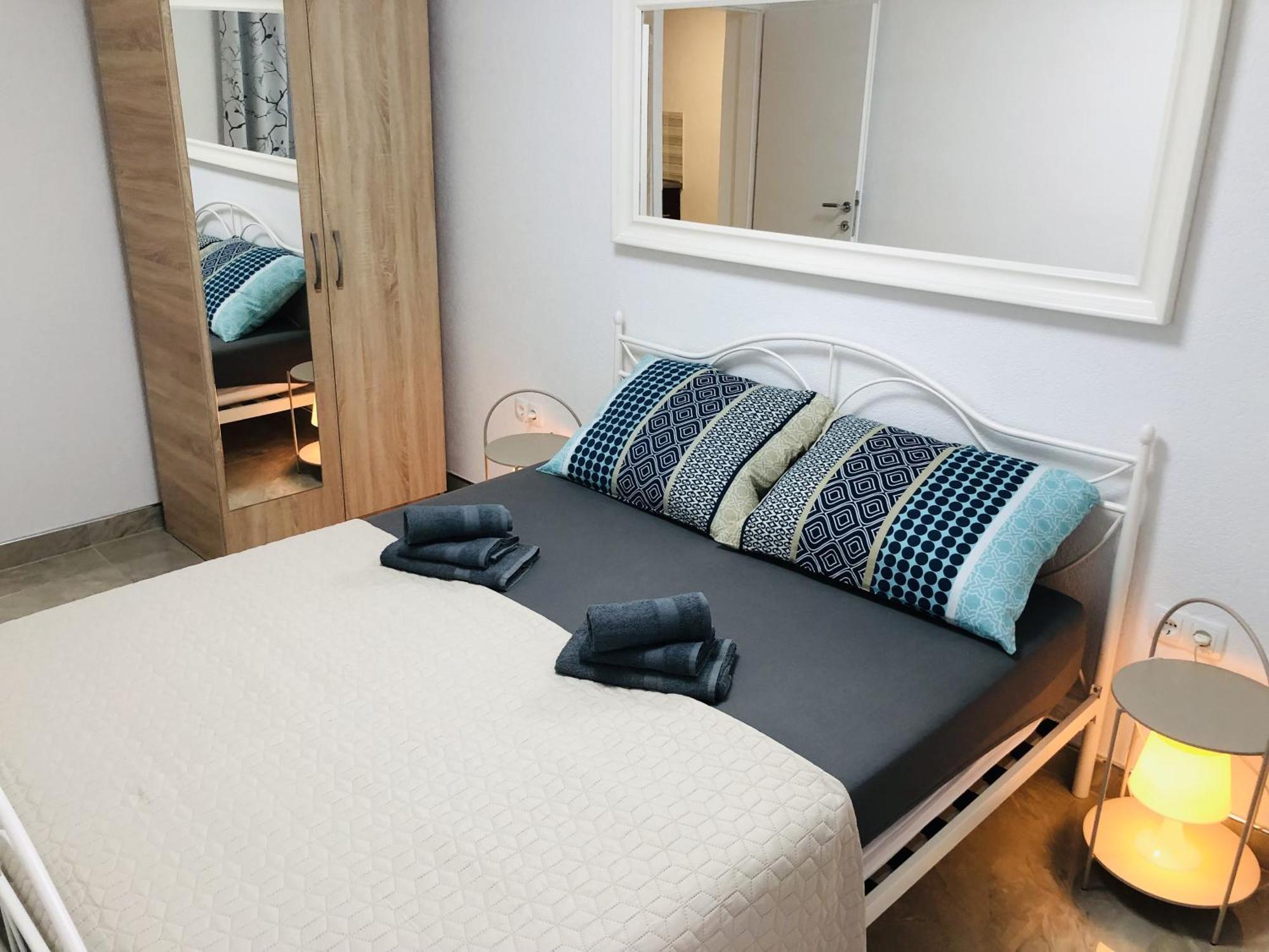Apartmani Ema Trogir Exteriör bild